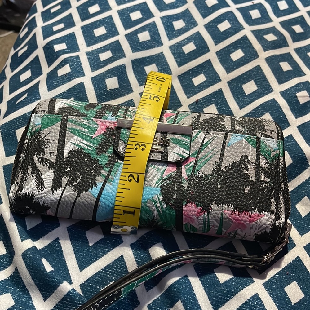 Guess tropical colored zip around wallet wristlet - Picture 4 of 6
